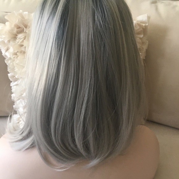 Ombre Black & Silver Bob Lace Front Wig - Picture 15 of 16